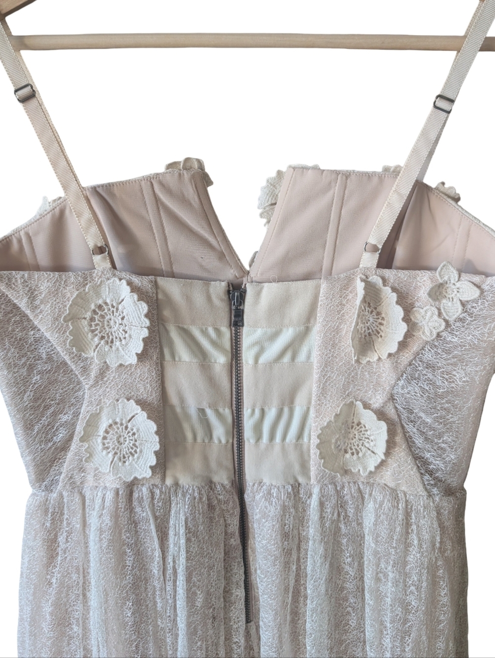 Alice + Olivia Devorah 3D Floral Appliqué Lace Mini Dress Size 6 - Picture 12 of 14